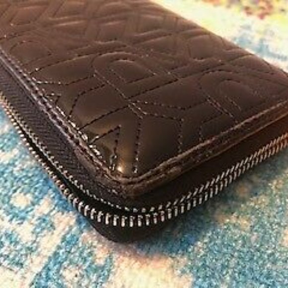 DKNY Wallet - Picture 7 of 9